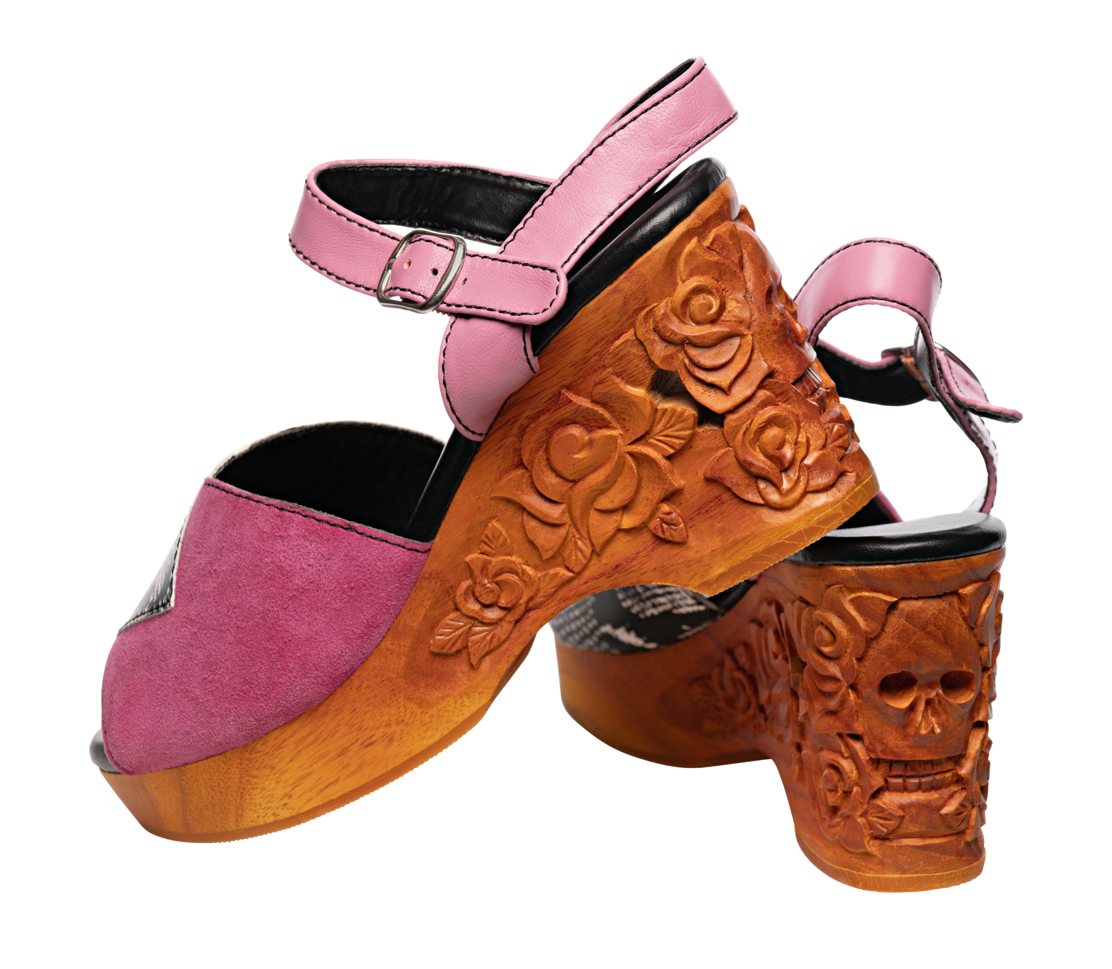 the Momento Mori - in Electric Pink with Black and White Snake on Natural base.