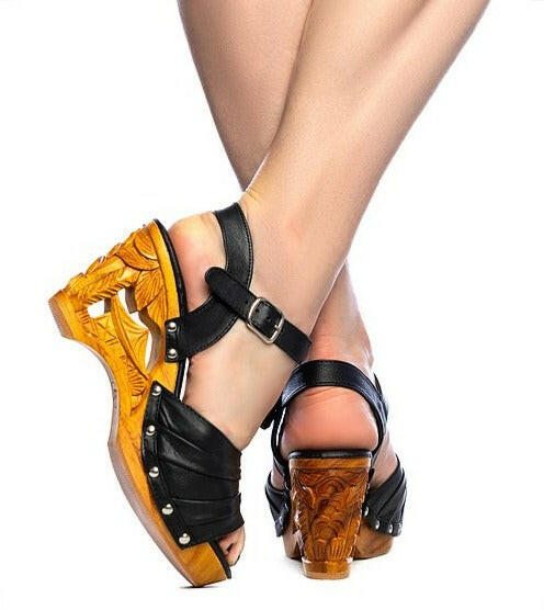 Souvenir/with Ankle Strap - in Black Leather.