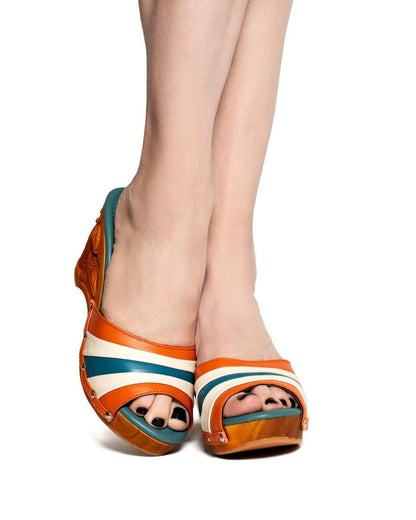 the Souvenir without ankle strap / 3" carved wood wedge / Arizona - Lucky Lou Shoes