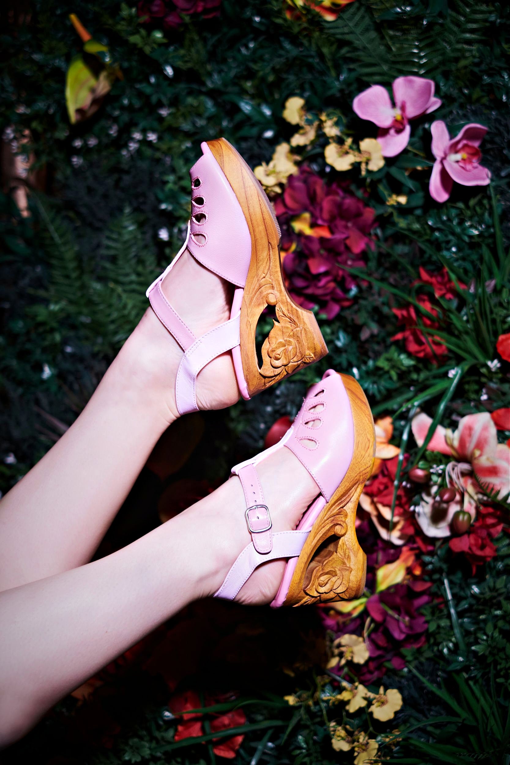 the Rosette Wedge - in Taffy Pink
